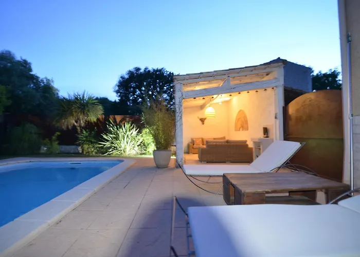 La Lezarde, Chambre D\'Hote, Piscine, Salle D\'Eau Privatif, Cafe Ou The Offert Le Matin